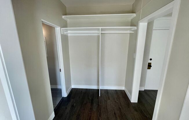 Studio, 1 bath, 380 sqft, $1,650, Unit 309