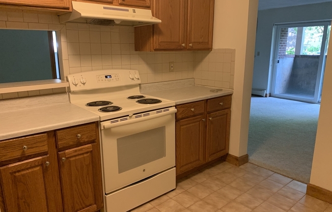 2366 COMMONWEALTH AVE