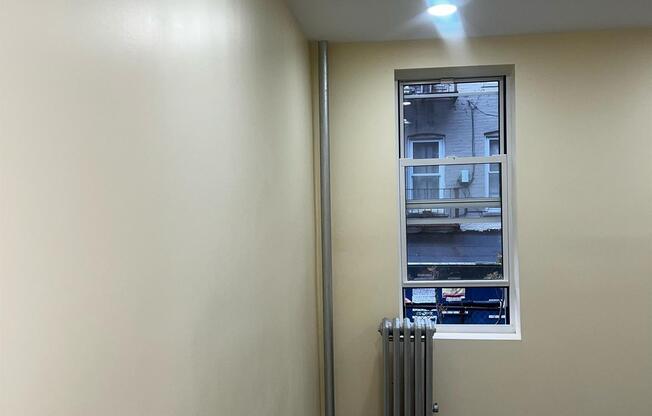 132 E 52 ST