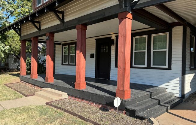 Impeccably Updated 3 Bed/2.5 Bath Craftsman Home near the Plaza District!!