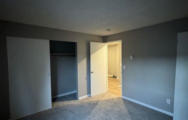 1 bed, 1 bath, 735 sqft, $1,995