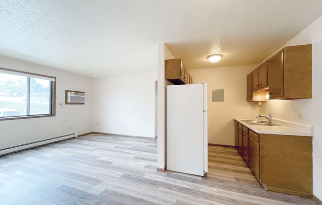 2 beds, 1 bath, 620 sqft, $815, Unit 525-1