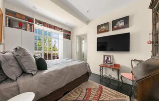 1 bed, 1 bath, $6,500, Unit PH14