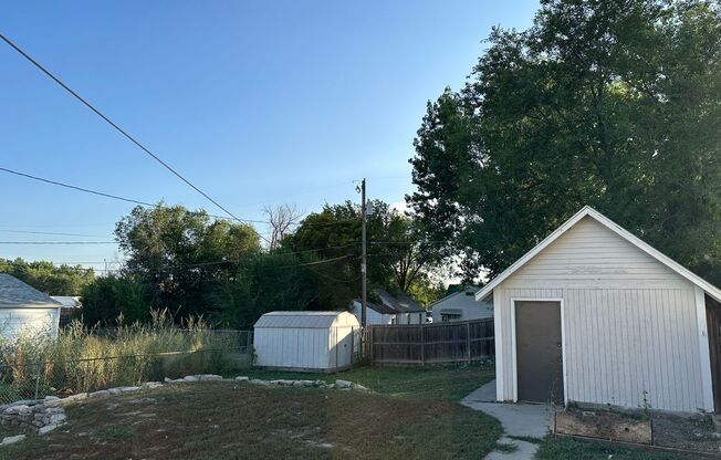 4 bedroom, 1 bath. Pets Ok, Remodeled in 2023, Laundry Hookups and Fenced Yard