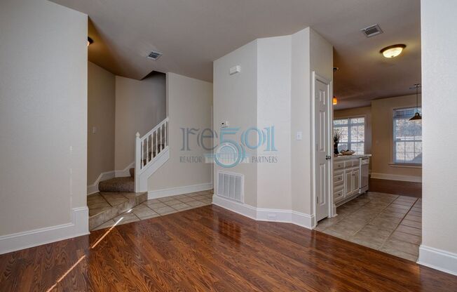 Pride of ownership shines in this convenient Midtown, 2 BR & 2.5 BA Townhome!