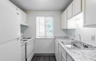 Charbern Apts - In The Heart of Milwaukie Oregon