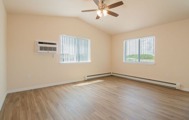 1 bed, 1 bath, 743 sqft, $1,499, Unit EC 4237-18
