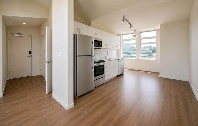 Studio, 1 bath, 175 sqft, $2,350, Unit 519