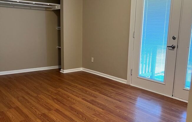 3 beds, 1 bath, 1,215 sqft, $1,950, Unit GR01