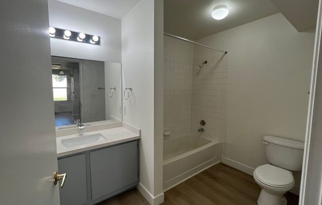 2 beds, 2 baths, $1,400