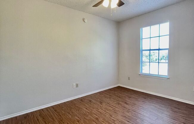 3 beds, 2 baths, 970 sqft, $1,390, Unit 3