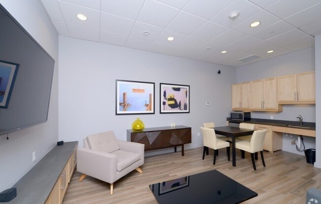 1 bed, 1 bath, 770 sqft, $3,200, Unit 406