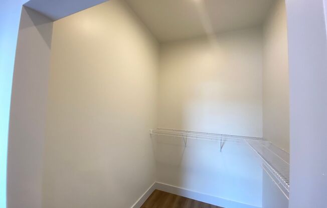 1 bed, 1 bath, 931 sqft, $2,566, Unit 224