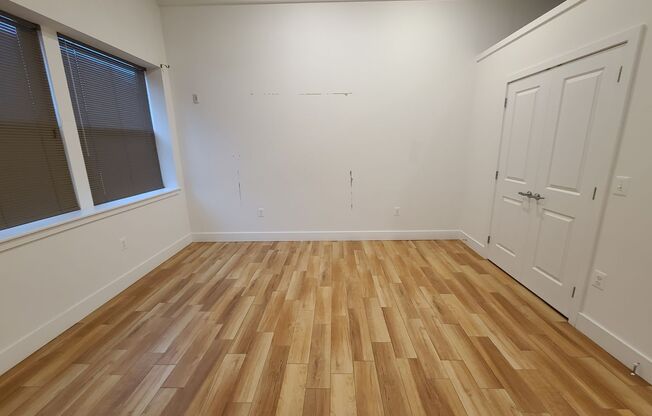Large studio newly renovated! - AVAILABLE JUNE 5