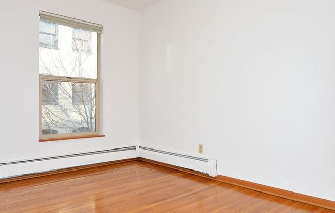 2 beds, 1 bath, 725 sqft, $1,215, Unit 1 - 23