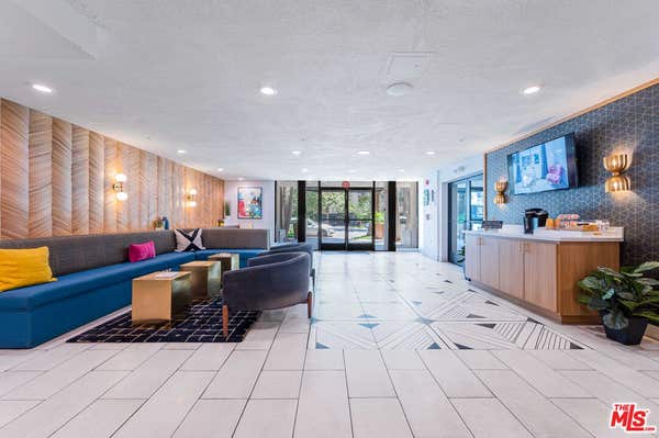 2 beds, 2 baths, 1,165 sqft, $2,800