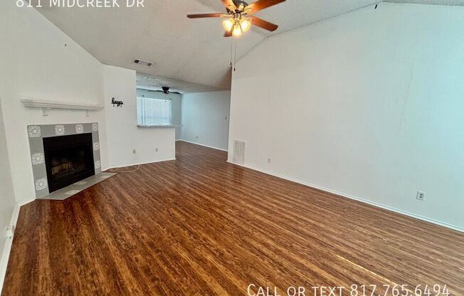 811 MIDCREEK DR