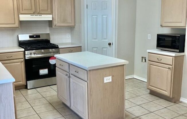 3 Bedroom, 2 Bath Home in Pflugerville Near Fantastic Amenities!