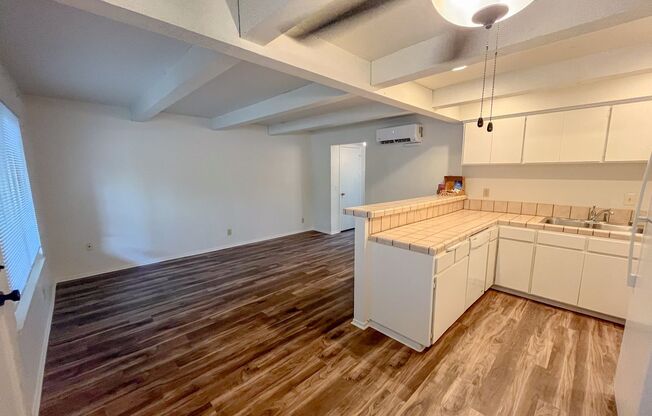 1 bed, 1 bath, 605 sqft, $1,225, Unit 19