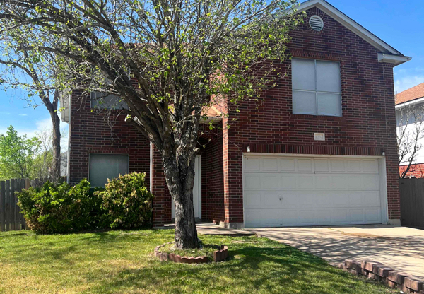 1000 LAURELLEAF DR