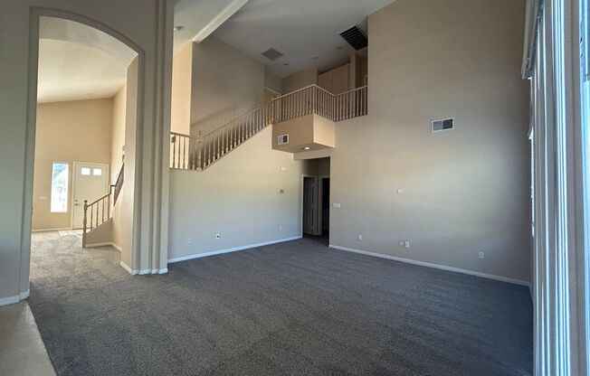 Gated Rhodes Ranch with golf course views