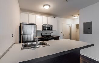2 beds, 2 baths, $1,499, Unit 2G