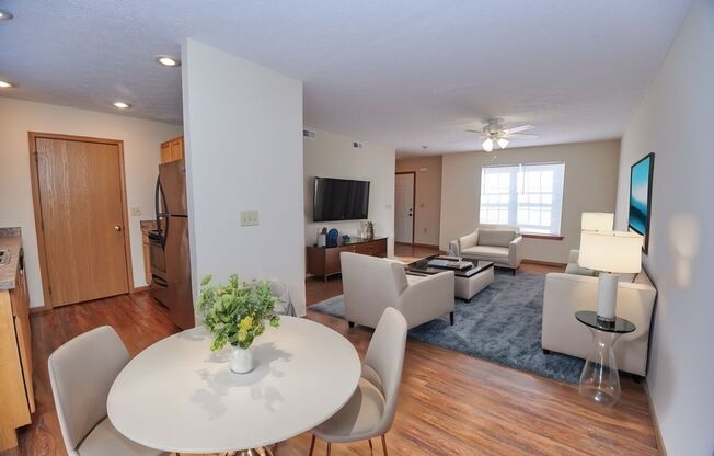 The Ridge Apartments & Townhomes