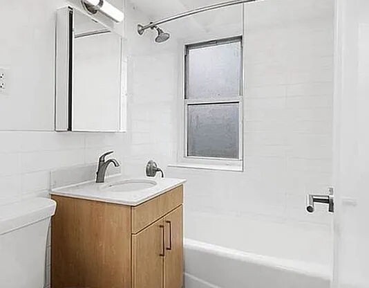 Studio, 1 bath, $2,075, Unit 14B