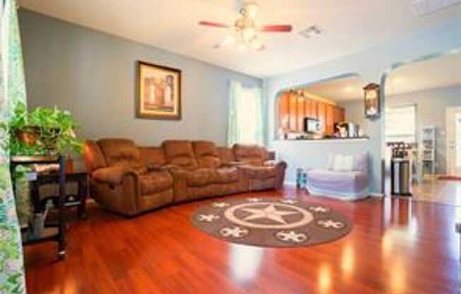 Fantastic Townhome in South Austin's Sweetwater Glen Neighborhood