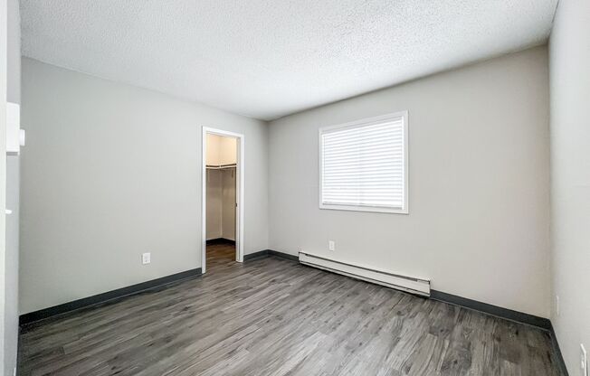 2 beds, 1 bath, 732 sqft, $870, Unit 208-270