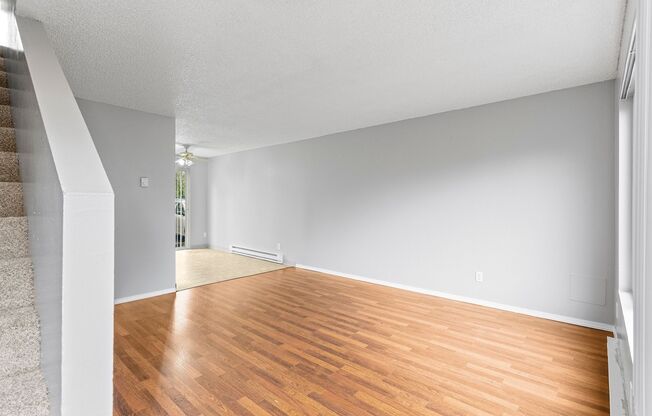 2 beds, 1 bath, 794 sqft, $1,495, Unit 26