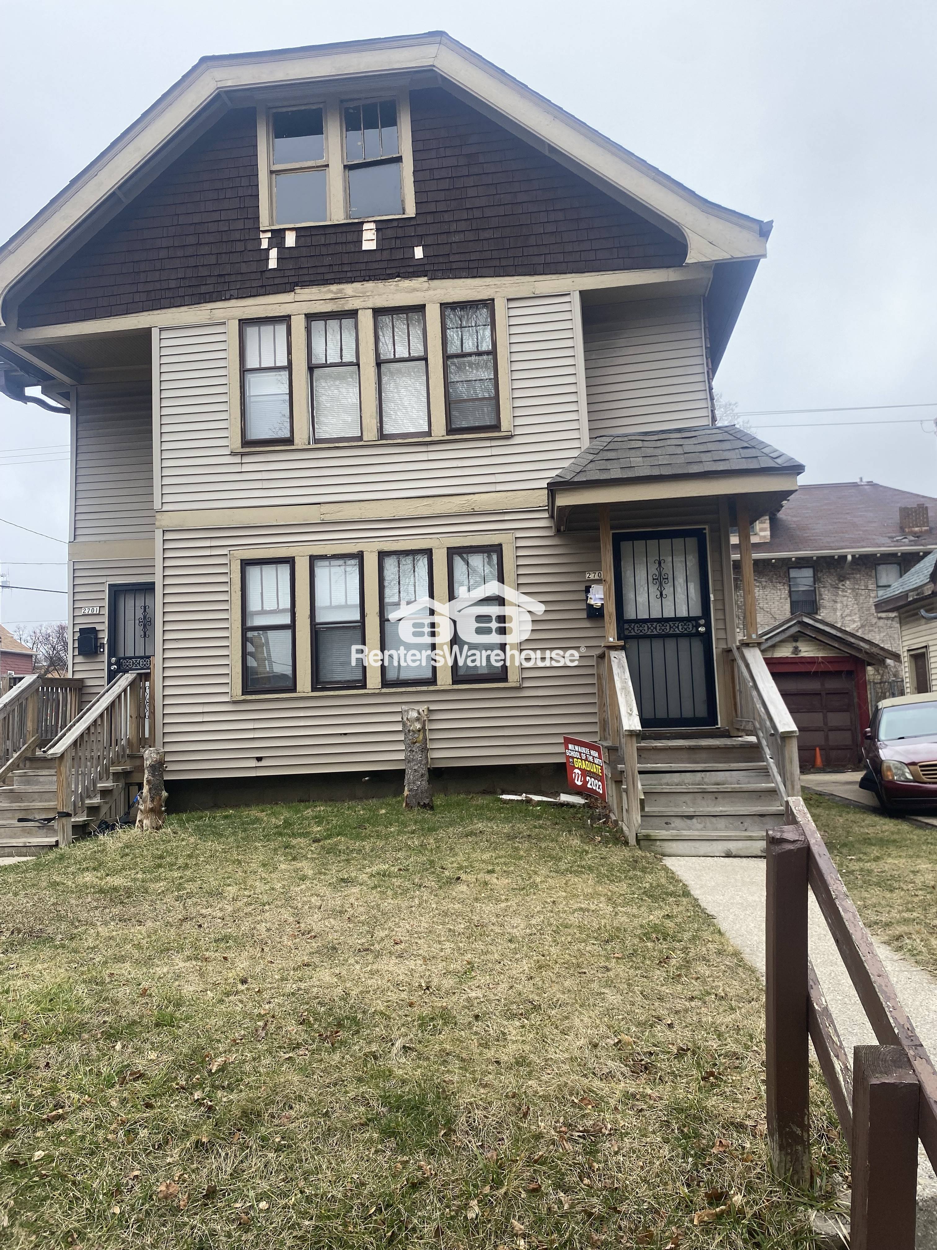 2703 N 39 ST