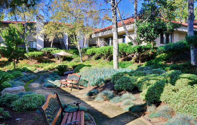 green space at Shadowridge Woodbend Apartments
