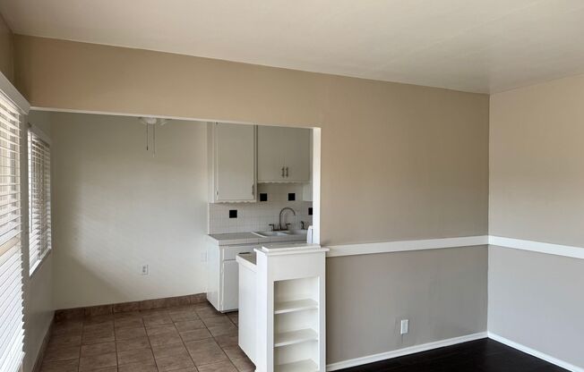 1040 Ximeno Ave.
