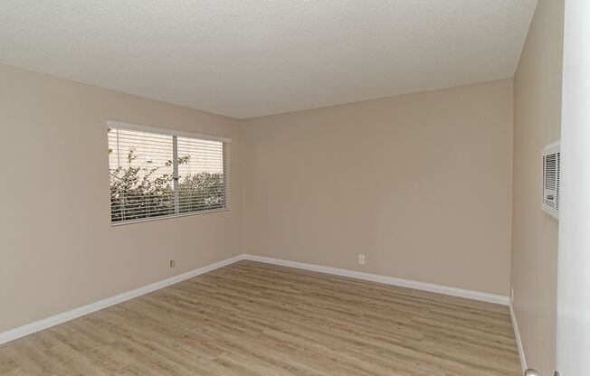 1 bed, 1 bath, 615 sqft, $2,400, Unit 11