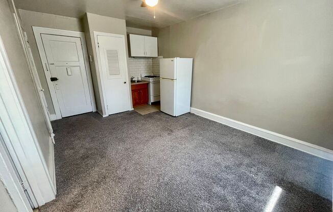 Studio, 1 bath, $695, Unit 16