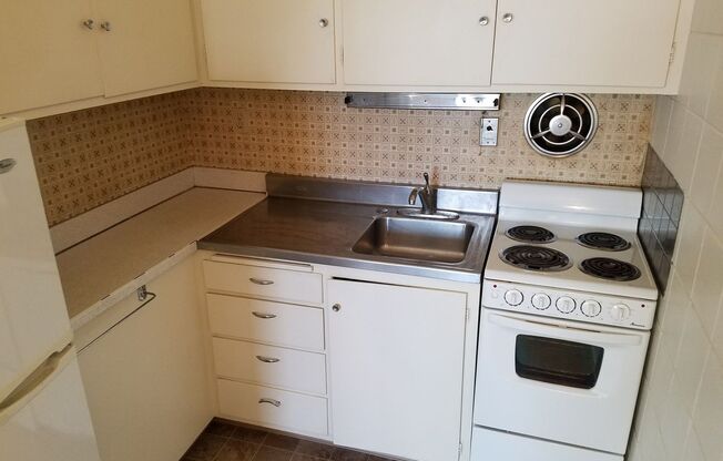 1 bed, 1 bath, 500 sqft, $600, Unit 1D