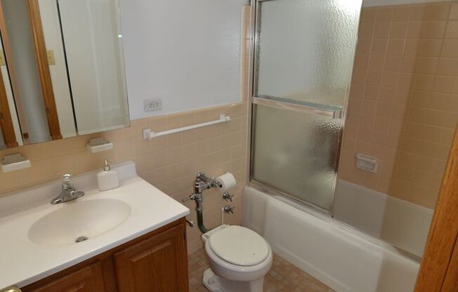 1 bed, 1 bath, 700 sqft, $1,700, Unit 418-1208