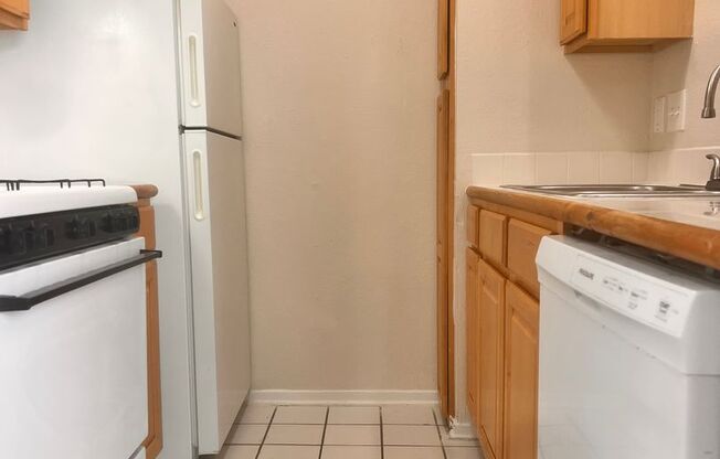 Studio, 1 bath, 400 sqft, $899, Unit ABB-2-213