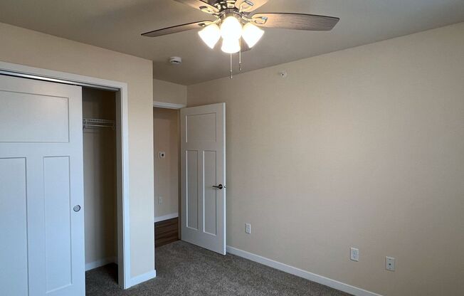 2 beds, 1 bath, 1,040 sqft, $1,485, Unit AT 709-36