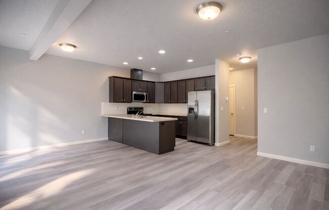 LIKE NEW TOWNHOME FOR RENT IN KALAMA - 193 Cloverdale Rd Unit C