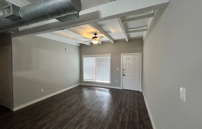 2 beds, 1 bath, 950 sqft, $1,495, Unit 207