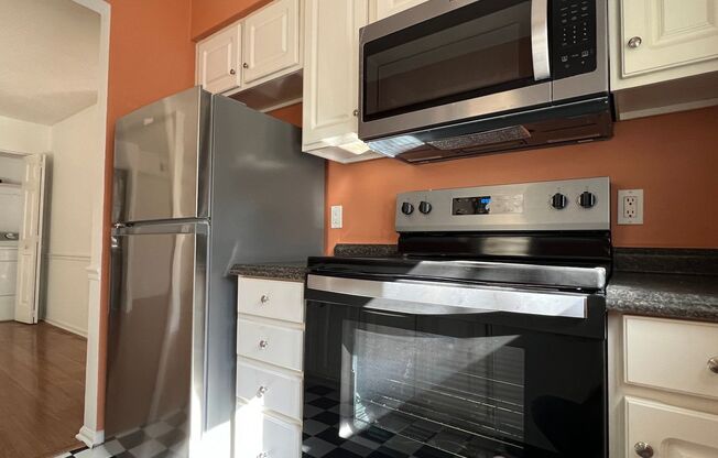 2 beds, 2 baths, $1,600