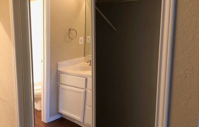 3 beds, 2 baths, 1,203 sqft, $1,950, Unit 11620B