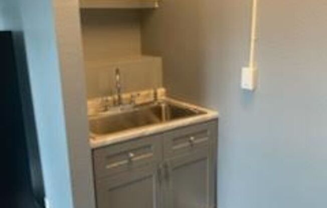 Studio, 1 bath, $575, Unit 104