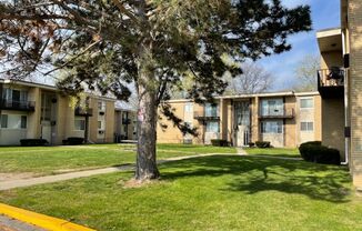 3 beds, 2 baths, 1,100 sqft, $1,700, Unit 21890 Coolidge - 201