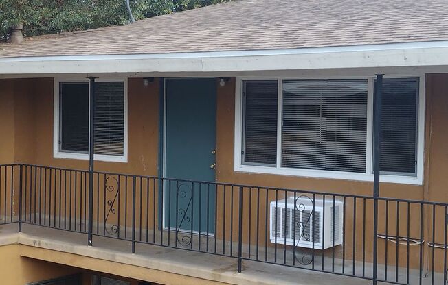 1104-1118 E. FRANKLIN AVENUE