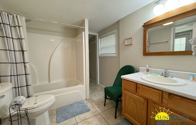 3 beds, 2 baths, $2,100