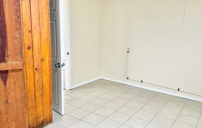 310 CHARLESTON ST SE