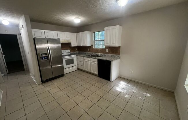 2 Bedroom/2 Bath Duplex Perfect for Roommates